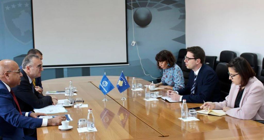 Drejtori i Bankës Botërore për Kosovën viziton për herë të parë Prishtinën, takohet me Muratin
