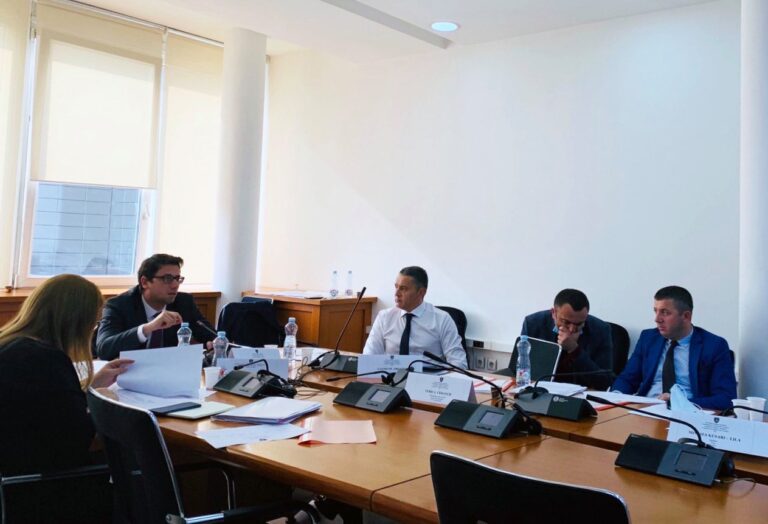 Abrashi paralajmëron votimin e shpejtë të Projektligjit për Rimëkëmbjen Ekonomike