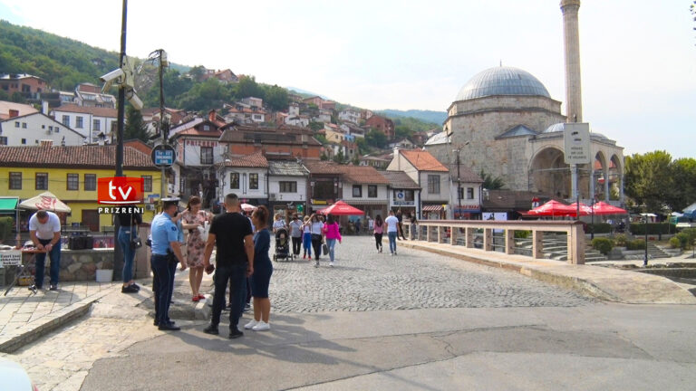 Loxha: Të rinjtë nga mosha 18 deri në 24 vjet duan më shumë ta lëshojnë Kosovën