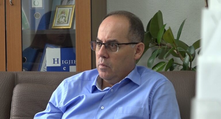 Raka thotë se Qeveria nuk u konsultua me ekspertët në lidhje me lirimin e masave