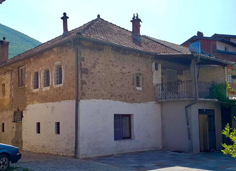 Futet në mbrojtje të shtetit shtëpia prej guri e familjes Hoxhaj në Zhur të Prizrenit