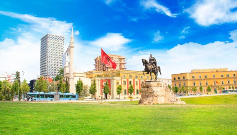 Shqipëria drejt një karantine të dytë: Nis plani i shtrëngimit të masave ndaj COVID-19