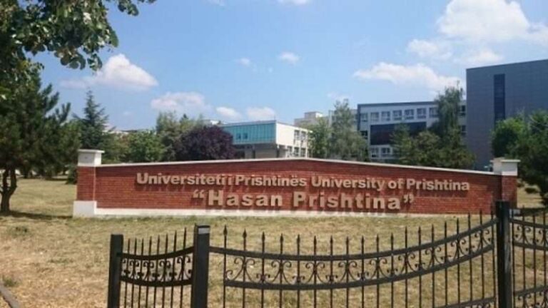 Masat e reja, universitetet publike dhe private kalojnë në ligjërata online