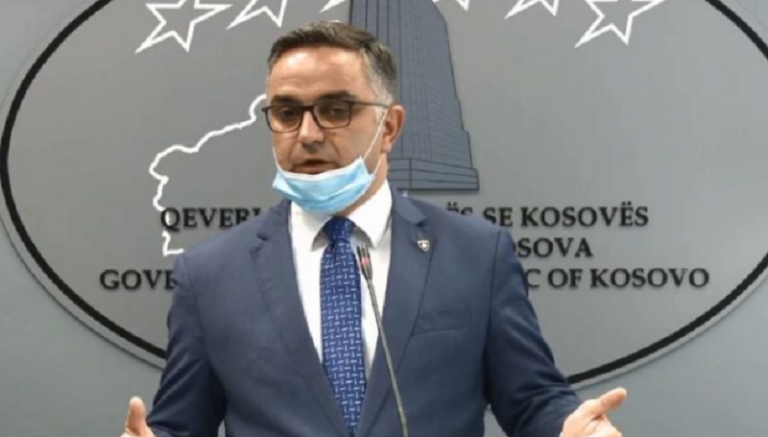 Shpallën Qeverinë “Non Grata”, Tahiri i fton gastronomët për kafe në zyren e tij