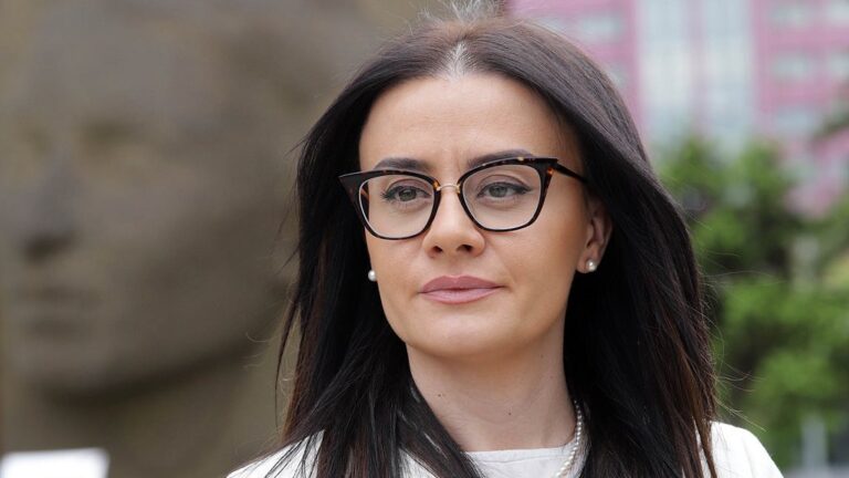 Sulmohet llogaria e ministres Haradinaj-Stublla në Facebook