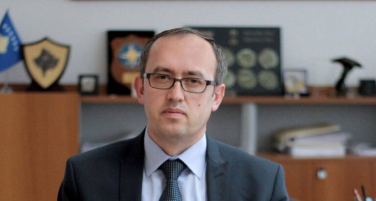 Hoti: Mbyllëm shkollat për të shmangur lëvizjen, populli është ndërgjegjësuar