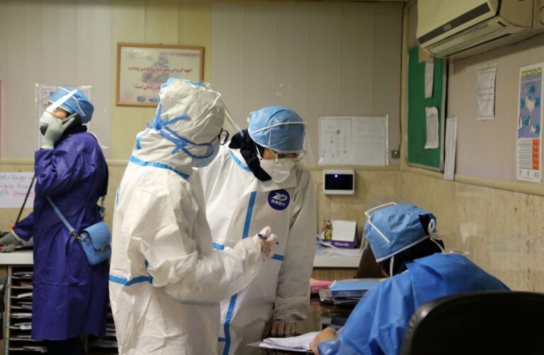 Amerikanët ka mundësi ta marrin vaksinën kundër COVID-19 nga mesi i dhjetorit