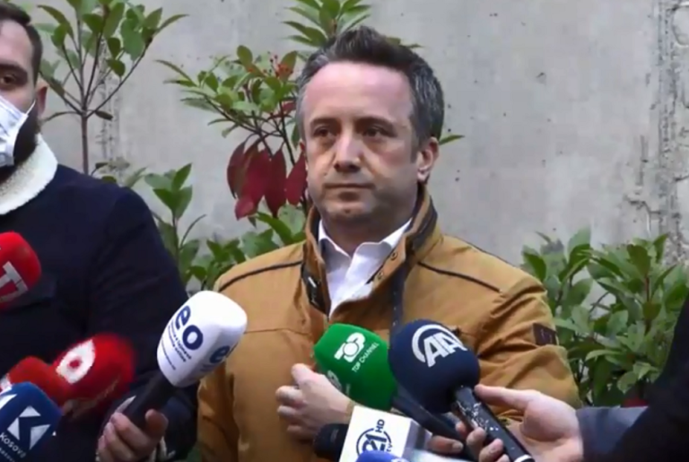 Avokati i Thaçit për bastisjen: Duket se Prokuroria po kërkon ende prova për aktakuzën