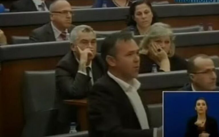 Koha kur Rexhep Selimi iu lut Jakup Krasniqit: Mos e lejoni votimin e Gjykatës Speciale