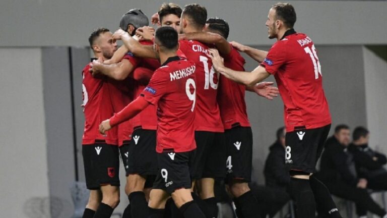 Shqipëria mposhtë Bjellorusinë, fiton grupin dhe siguron kalimin në Ligën B