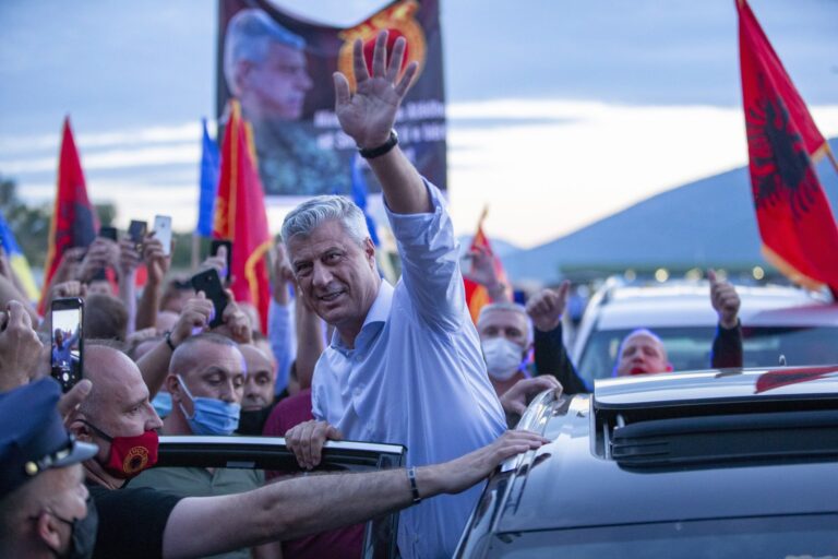 Thaçi reagon nga Haga, publikon fotografi me mesazh publik