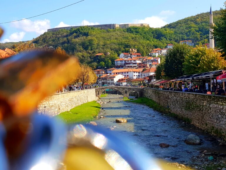 Rrëmbeu vajzën nga Prizreni 20 vite më parë, arrestohet autori i cili i kishte marrë 420 mijë marka për lirimin e saj