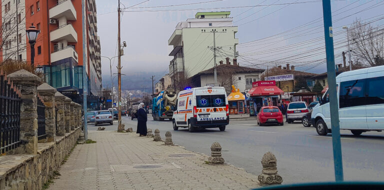Në Prizren theret me thikë një i mitur