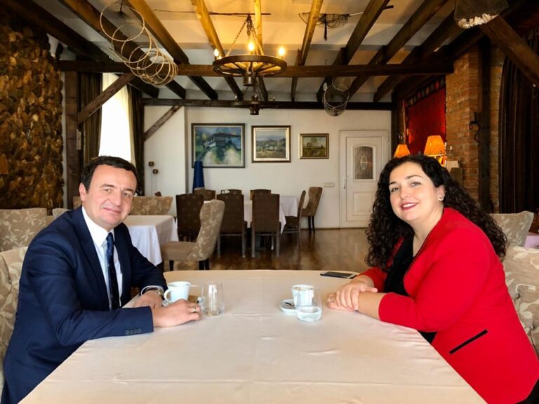 Osmani flet për raportet me Kurtin: Nuk ka luftë politike, dallimet janë të tejkalueshme