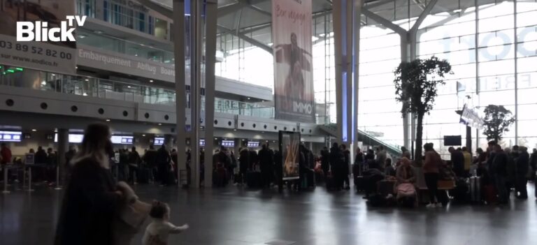 300 mërgimtarë u bllokuan për 24 orë në aeroportin e Baselit