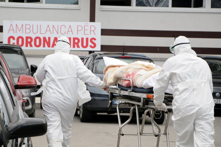 “Po harrojnë se ekziston virusi”, paralajmërohet valë e re e COVID-19 në Kosovë