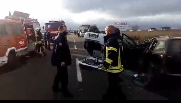 Viti: Një i vdekur dhe dy të lënduar në aksident (FOTO)