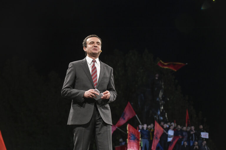 Kush ishin ideatorët nga Vetëvendosje që e “rrëzuan” qeverinë Hoti?