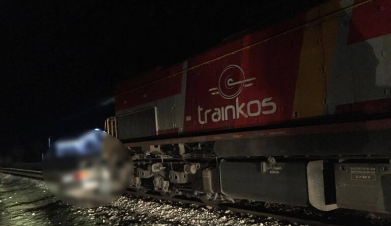 Prishtinë: Treni godet një veturë, katër të lënduar