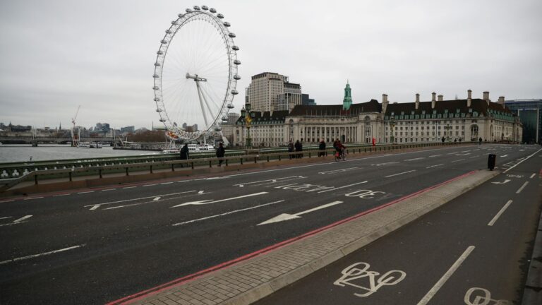Londër: Kufizime të reja nga e mërkura, mbyllen baret dhe restoranet