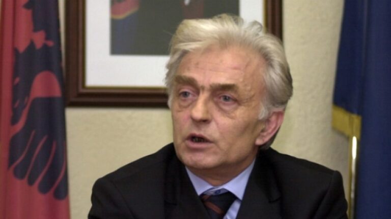 Eqrem Kryeziu përmend një lloj çlirimi tjetër të Kosovës, thotë se votat s’do t’iu rriten atyre që e bënë “kuislingun” president