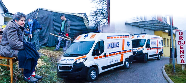 Dy ekipe të shërbimit urgjent të QKMF-së së Prizrenit të gatshme për të ndihmuar popullin kroatë