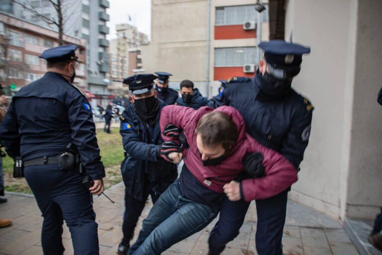 IPK fillon hetimet ndaj zyrtarëve policorë, që pretendohet se kanë ushtruar dhunë ndaj aktivistëve të PSD-së