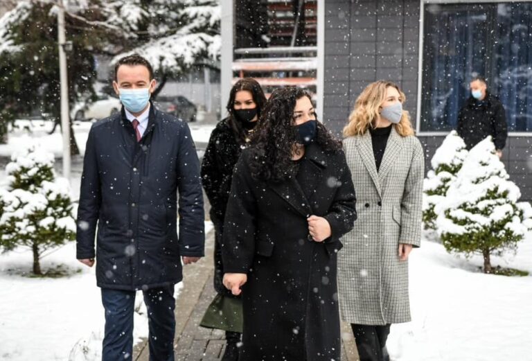 Vjosa Osmani: Ditë të bardha po vijnë