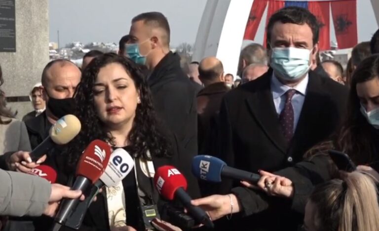 Osmani dhe Kurti bëjnë homazhe së bashku në Reçak