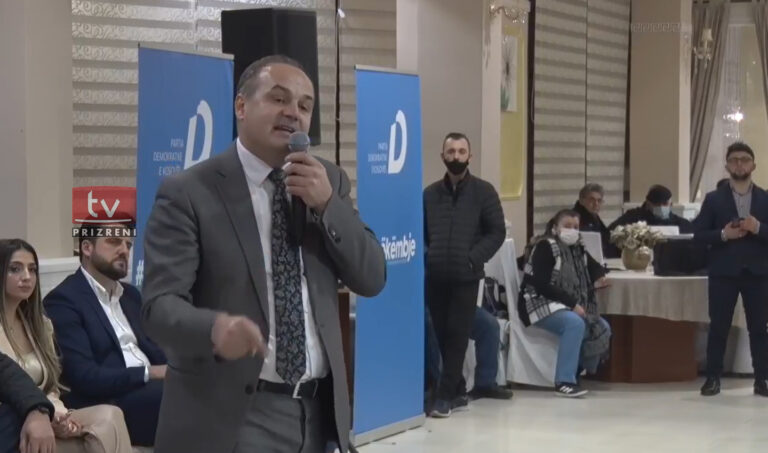 Enver Hoxhaj nga Prizreni i bën thirrje Albin Kurtit “Dil matu”