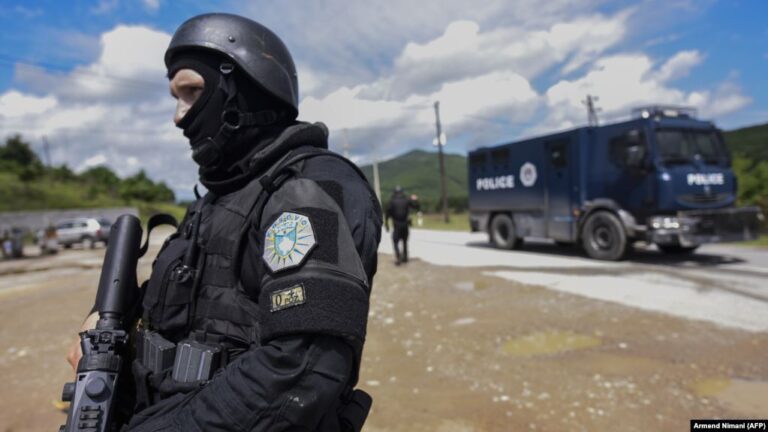 Policia arreston vëllanë e të dënuarit për terrorizëm në SHBA