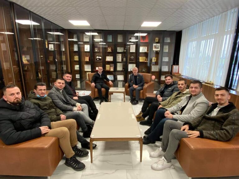 Parlamenti Studentor i UPZ “Ukshin Hoti”, vitin e ri e nisen me vizitë humanistit, Halil Kastrati