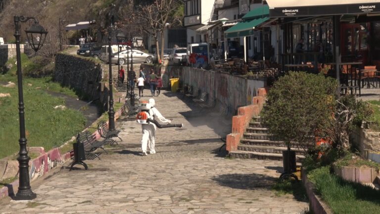 IKSHPK-ja alarmon për Omicronin: Tejet ngjitës, mbani maska në çdo mjedis