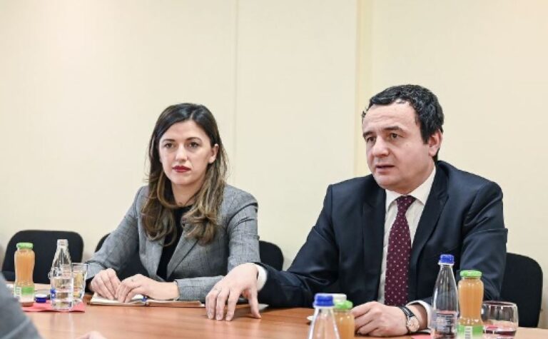 Albulena Haxhiu: Listës së Vetëvendosjes do t’i prijë Albin Kurti