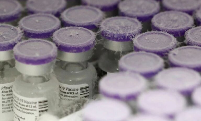 A duhet të vaksinohem për COVID-19 nëse e kam tejkaluar virusin?