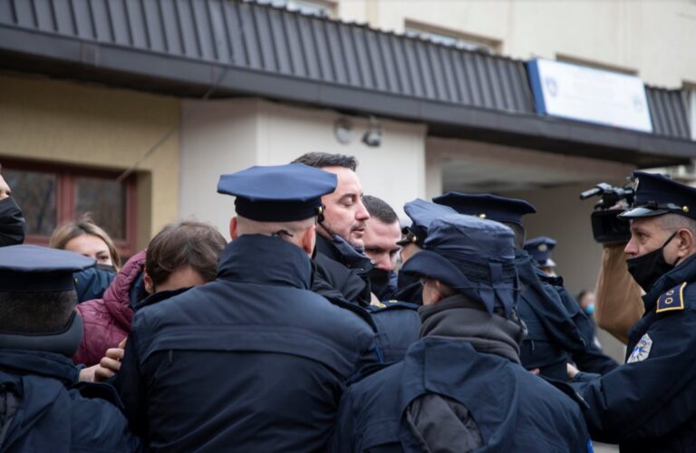 Lirohet Dardan Molliqaj