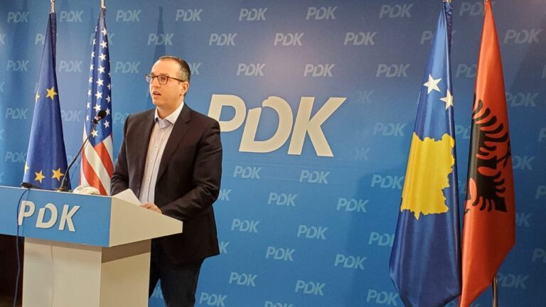 Gjoshi (PDK): Hoxhaj po e pret Kurtin në debat, le ta merr edhe Osmanin me vete