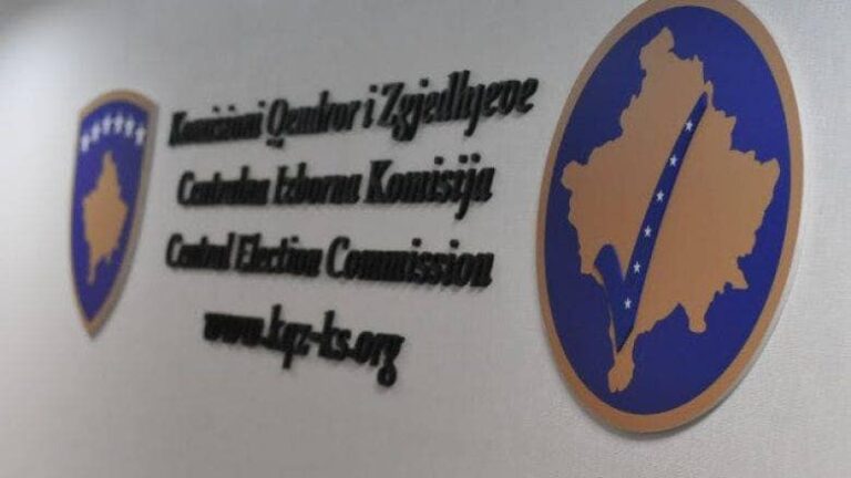 Vlerësohet antikushtetues vendimi i KQZ-së për votuesit jashtë vendit