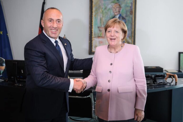 Haradinaj: Merkel s’do ta kryejë mandatin pa i hequr vizat për Kosovën