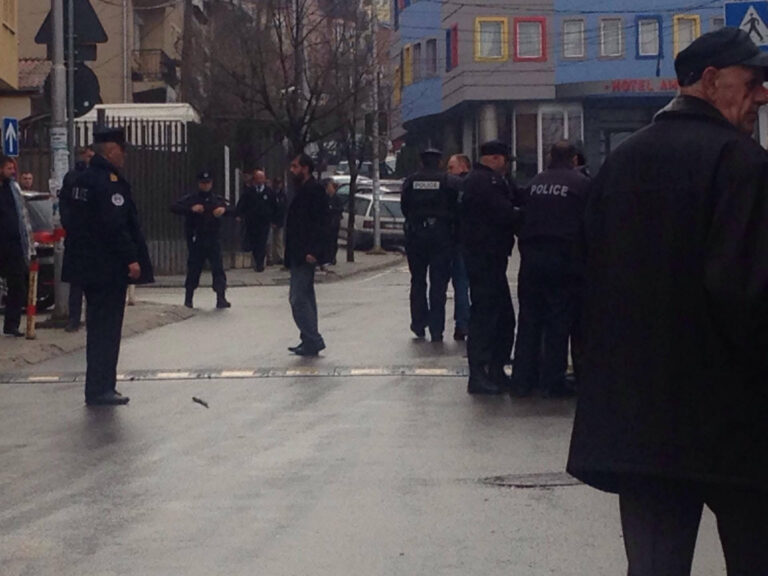 Disa të mitur sulmojnë një person në Prizren