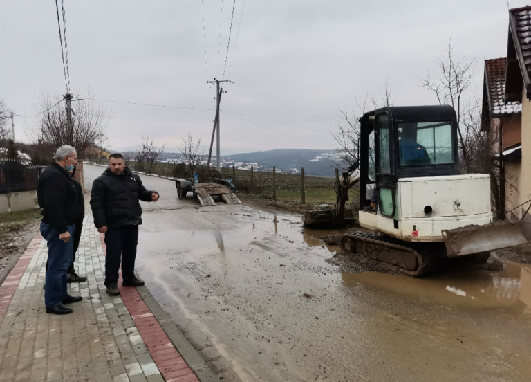 Intervenohet në rrugët e dëmtuara nga vërshimet në Malishevë