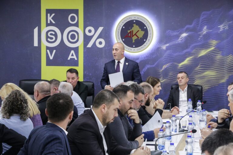 A do t’ia bëjnë kuorumin Vjosa Osmanit për t’u bërë presidente?- Deklarohen nga AAK-ja!