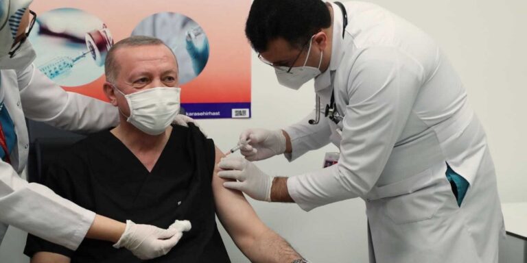 Erdogan merr dozën e dytë të vaksinës antiCovid