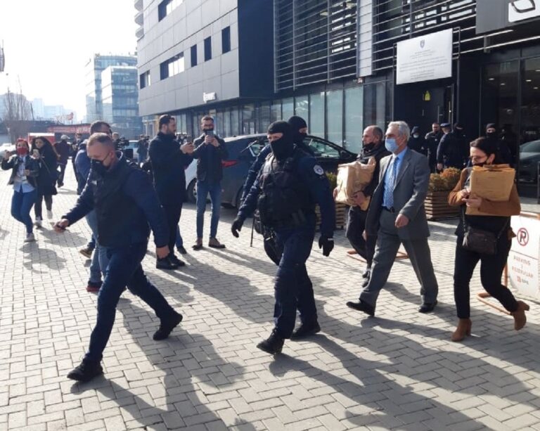 “Subvencioni 2021”: Nëntë zyrtarë në paraburgim, dy në arrest shtëpiak