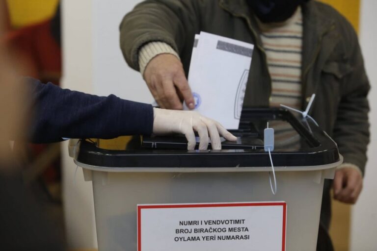 Zgjedhjet e 17 tetorit, shumëfish më pak votues nga diaspora se për 14 shkurt