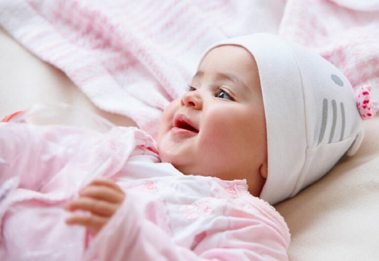 Antibiotikët ngadalësojnë rritjen tek bebet