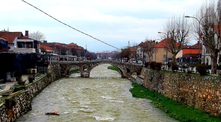 Moti sot në Prizren, i ftohtë me vransira dhe erë