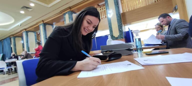 Nis regjistrimi i deputetëve në Kuvend