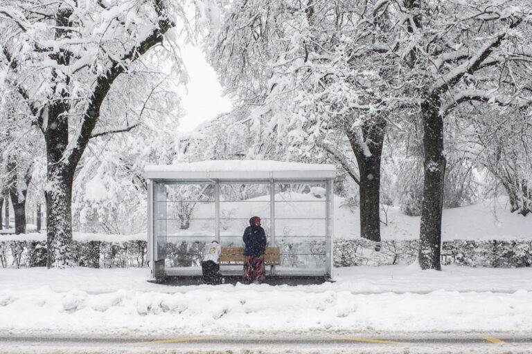 Dimri po rikthehet në Zvicër, në fundjavë bien temperaturat edhe në Kosovë
