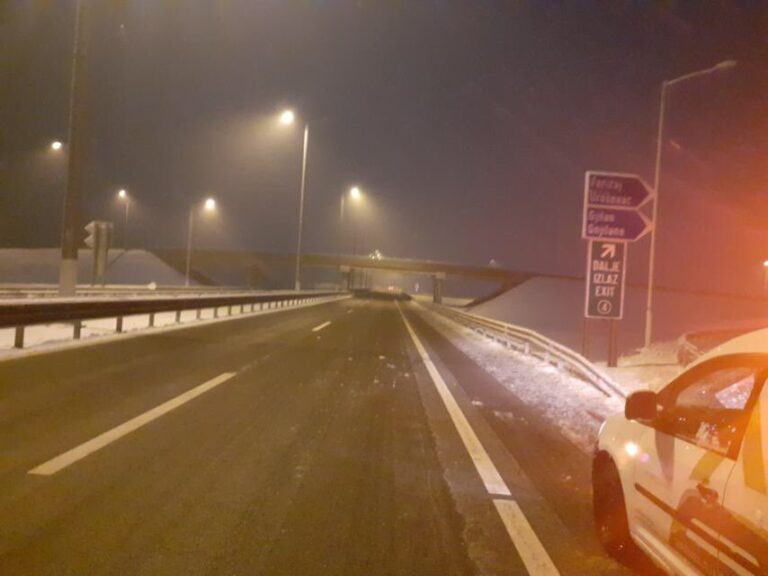 Ministria e Infrastrukturës për herën e dytë: Rrugët janë të kalueshme përkundër reshjeve të borës 